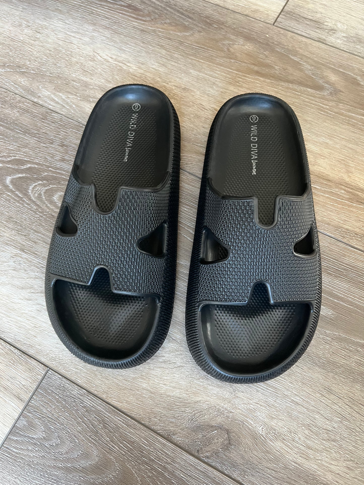 ‘Pool Party’ Platform Slide Sandals