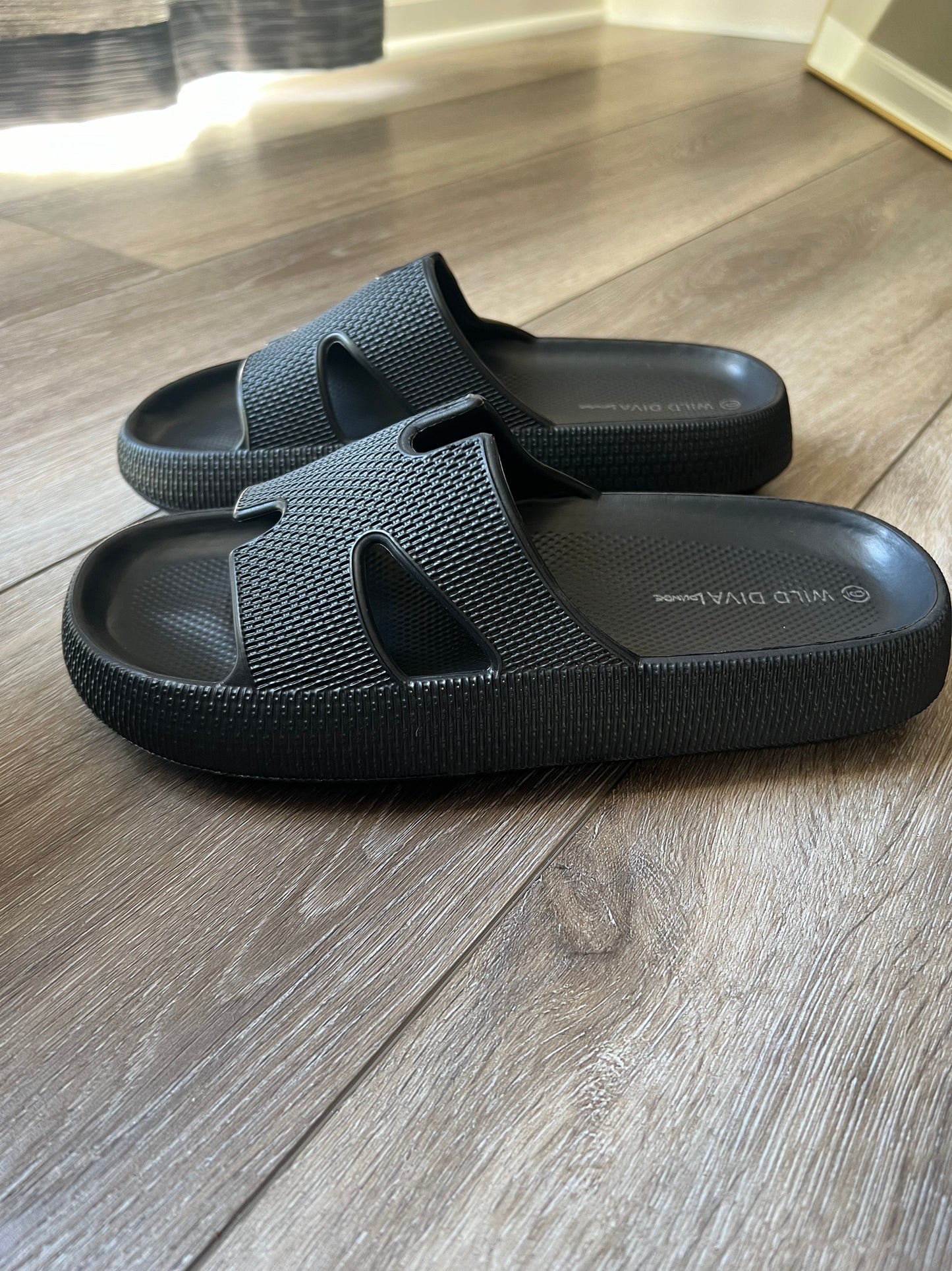 ‘Pool Party’ Platform Slide Sandals