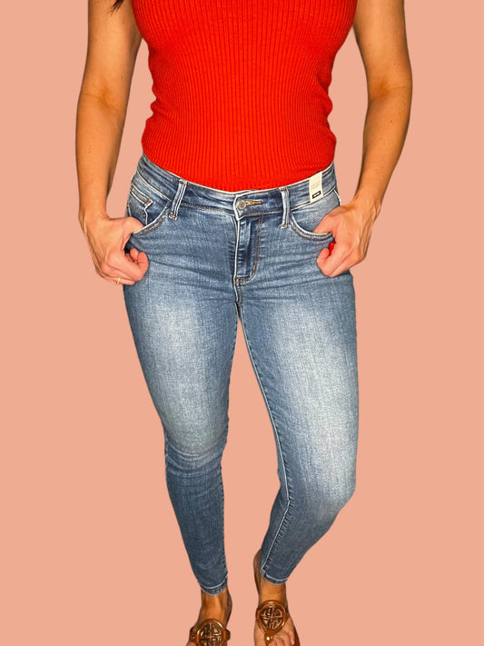 Judy Blue Mid-Rise Non-Distressed Vintage Skinny Jeans