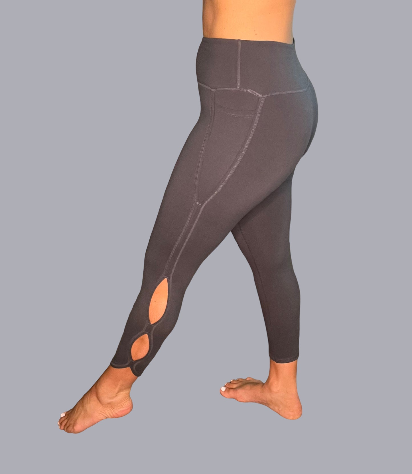 Infinity Cut-Out Yoga Leggings