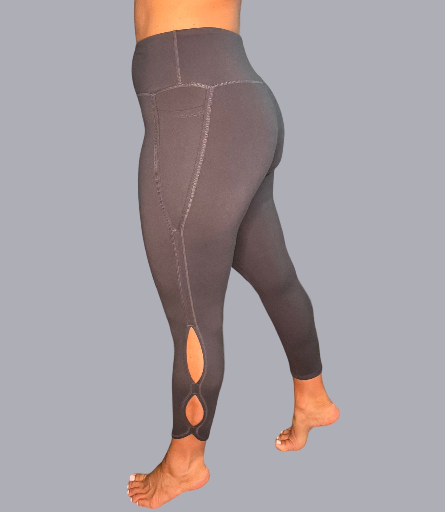 Infinity Cut-Out Yoga Leggings