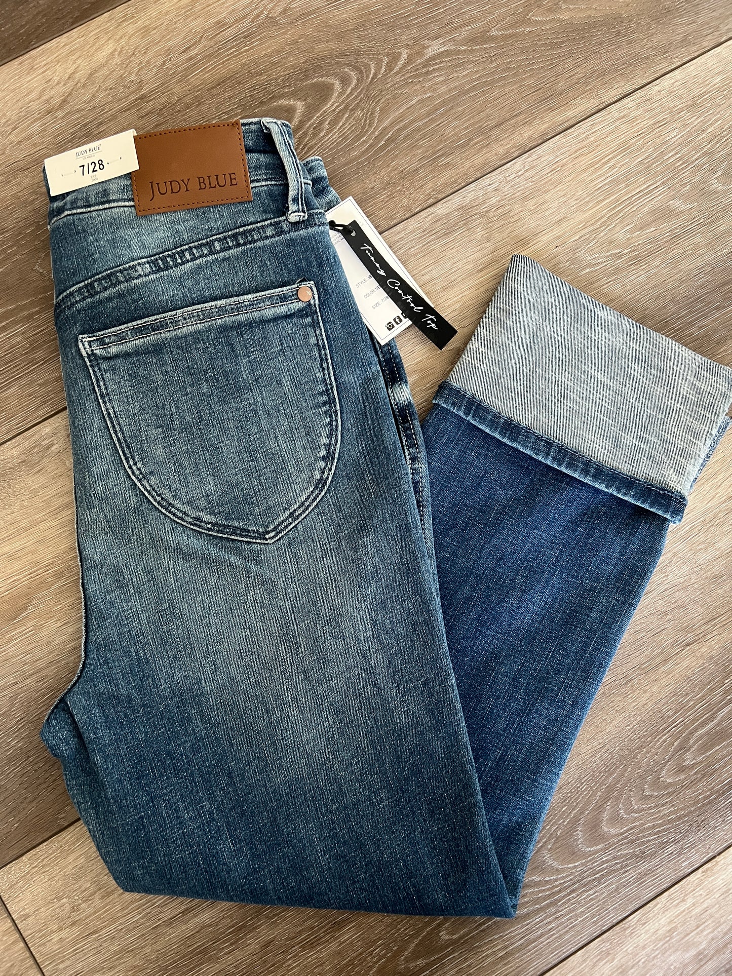 Judy Blue High-Rise Tummy Control Cuffed Capri Jeans
