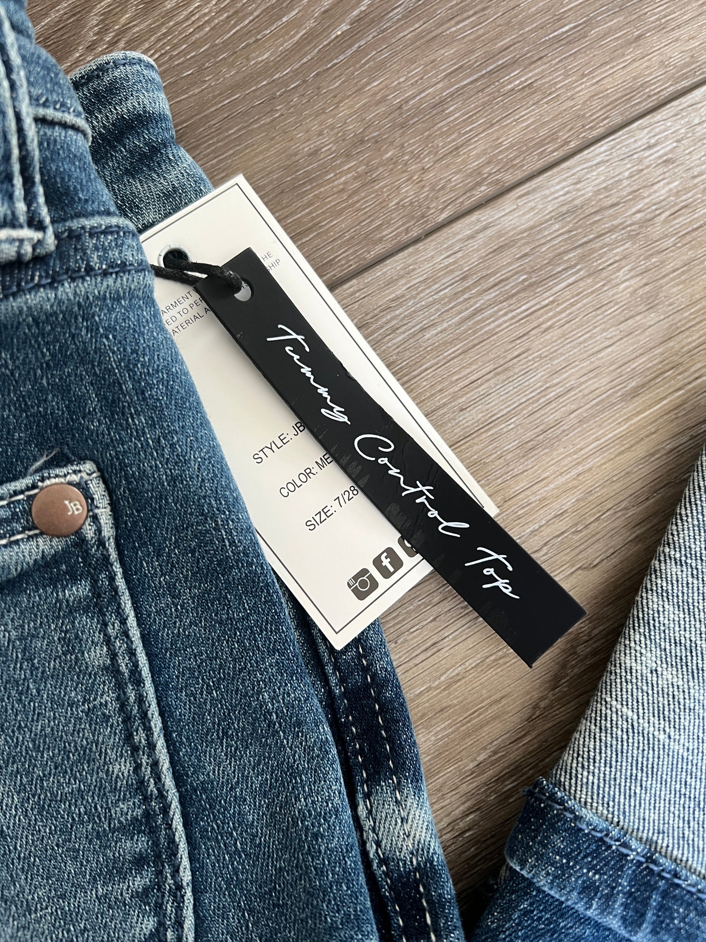 Judy Blue High-Rise Tummy Control Cuffed Capri Jeans