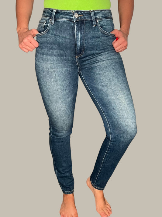 Risen High-Rise Non-Distressed Skinny Jeans